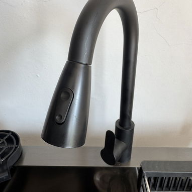 Fregardero moderno con mezcladora, sistema de frezado de vasos, dispensador de detergente y parrilla escurrir - 3/10