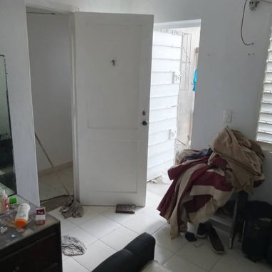 VENTA DE APARTAMENTO EN EL VEDADO. Precio :24 000usd. A 50m de la Universidad de la Habana - 3/7