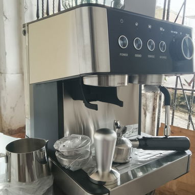 Cafetera professional coffee Maker con molinillo incorporado - Img 123167671