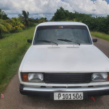 Soy el Dueño, LADA 2105 un muñeco, Motor 06 grande, caja 5ta - 4/10