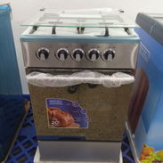 Fogón de gas con horno de 4 hornillas con magneto marca ROYAL - Img 53360477