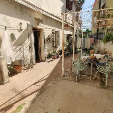 JOYA CAPITALISTA EN BAJOS: IDEAL PARA NEGOCIO O VIVIENDA ( Cercana a ZAPATA E INFANTA) - Img 110916490