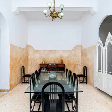 CASA  EN RENTA, A UNA CUADRA DEL MALECÓN HABANERO,  4 HABITACIONES CLIMATIZADAS,  ZONA CÉNTRICA,  +53 52463651 ,X - Img 108647093