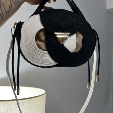 Cartera artesanal - 2/2