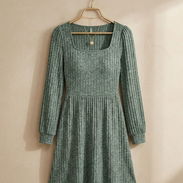 Vestido corto de mujer mangas largas, tela acanalada color verde musgo [Talla M] 25usd - Img 56123217
