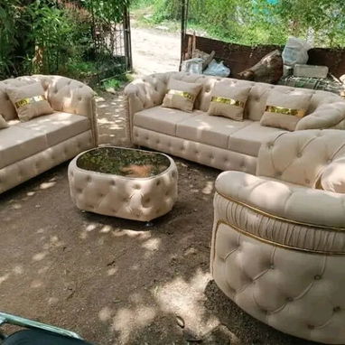Interesados llamar al 58879086 inf.. o contactar por Whatsapp o messenger. - Escáparates y gabetero.  - Juego de sala. - 6/10