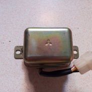 Regulador de voltaje Mitsubishi 12 V ROB‑2B5 - Img 57089295