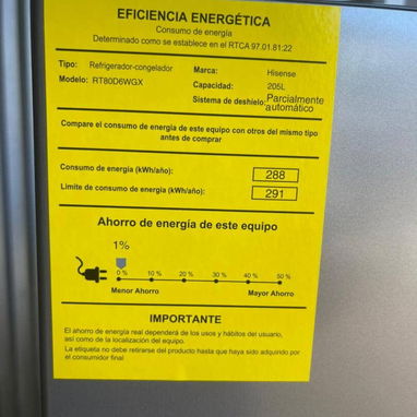 Refrigerador Hisense de 7.27cuft con dispensador de agua ($370) - 8/9