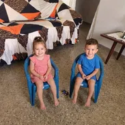 Silla plástica para niños con diseño de la India - Img 55849877
