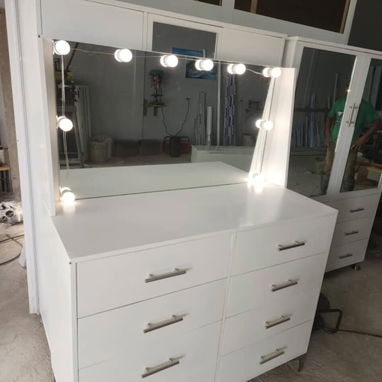 Cómodas y escaparates con espejos - Img 123004675