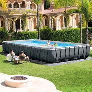 Piscina rectangular Ultra XTR® Frame elevada con bomba de filtro de arena – 32′ x 16′ x 52″ - Img 57022526