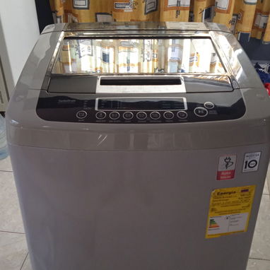 lavadora automática LG 13kilos como nueva traída de panama llamar al 53098217 - Img 122326211