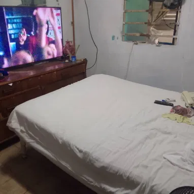 Casa de 2 plantas de 3 cuartos y un pequeño garaje cerca de la ceguera - Img 124809510