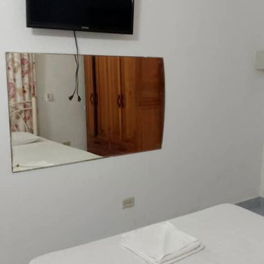 🏠 Renta de Casa en Varadero. Capacidad para 7 personas y 3 habitaciones en total. 📱Reservas al +5355284821 - Img 116052144