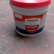 Pintura impermeable rojo 4.5litrls queda una 10 USD - Img 55221398