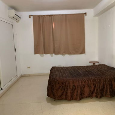 Se alquila casa en Playa – 3 cuartos, 2 baños, garaje – $800 mensual - 6/10
