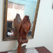 Foto tallada en madera preciosa de un aguila de 80 cm de altura en 150 USD o su equivalente en MN - Img 45493024