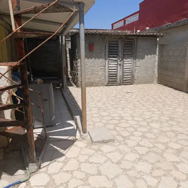 Se vende casa en Guanabo a 300m de la playa - Img 124275520