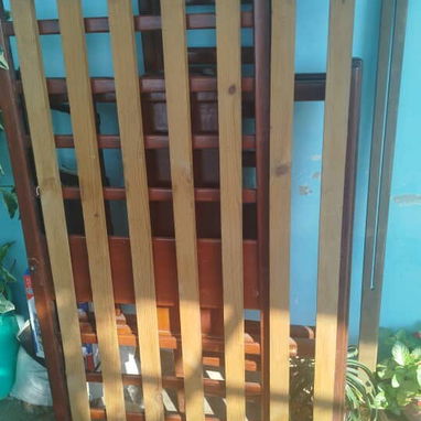 Cuna de Cedro con su colchón en perfecto estado. Reliquia de alta calidad - Img 123254475