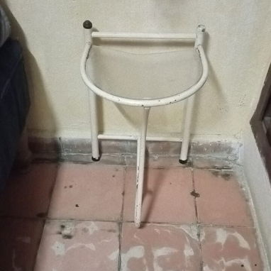 📞56755600 •Cama de tubo con sus mesitas • Cuna Blanca - 3/5