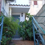 Se renta apartamento independiente a EXTRANJEROS,VEDADO A UNA CUADRA DEL HABANA LIBRE, LUZ Y WIFI - Img 55938338