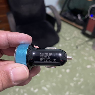 Cargador de coche y lector de voltaje (ambas cosas en 1) tiene dos puertos usb, uno de ellos es 3.0 va al encendedor!! - 3/10