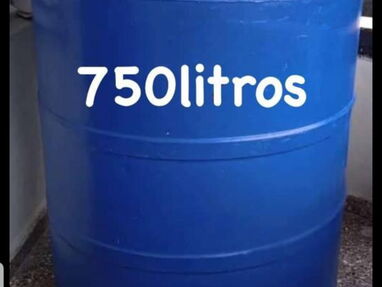 recipientes🛢 de agua azules 1000 ltrs... 1200ltrs de 750 litros 🛢 y 55 galones 210 ltrs y mas - Img main-image