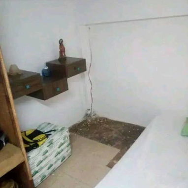 Vendo un cuarto en centro Habana en un lugar céntrico Serca del pedriatico de centro Habana ahi agua el día entero - Img 126745704