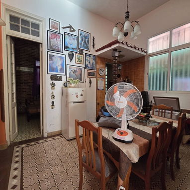 Vedado 150 mil usd casa independiente 4 ctos garaje jardín - Img 119858913