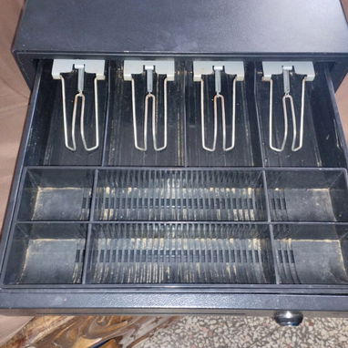 Cajón de dinero de uso y en perfecto estado - Img 123449244