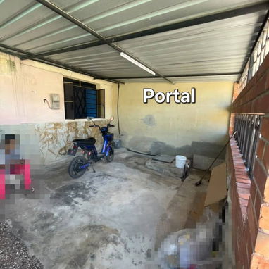 Casa en venta en Boyeros. Frente a la terminal 2 del aeropuerto - 5/10