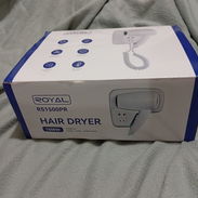 Secadora de pelo Royal modelo de pared, soporte con toma integrado. Ideal para rentas o baños modernos - Img 55749794