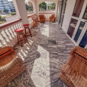 Venta de Hostal-Restaurante en el vedado - Img 110436811