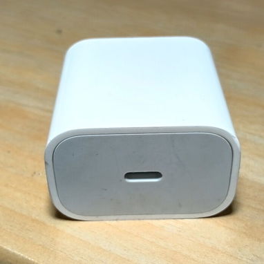 Adaptdor 20w. Cargador tipo C. Original Apple - 2/2