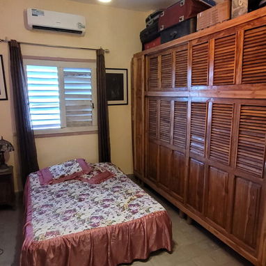 ‼️SE VENDE APTO 4/4 2DO PISO GARAJE EN EL CORAZÓN DEL VEDADO‼️ - 10/10