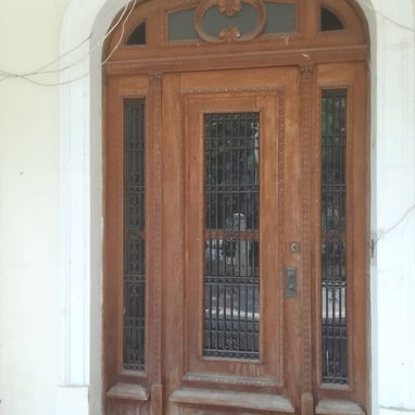 Espectacular biplanta en bajos en el Vedado en las letras ideal para negocio o inversión!!!! - Img 113538739