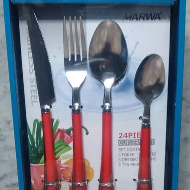 🍴Juego de cubiertos . Juego de cubiertos de 24 piezas. Piezas: 6 Cuchillos                6 Tenedores               6 C - 3/4