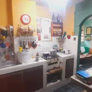 🏠 Venta de apartamento en El Vedado. Tiene gas de la calle,no se va la luz, agua 24 horas y tiene 2 habitaciones - Img 55565171