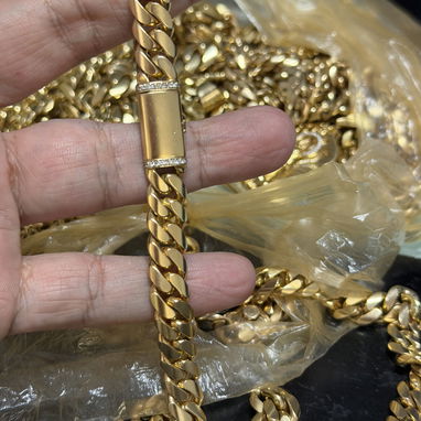 Compro oro por prenda y cosas rotas del mismo metal  pago en usd - 2/2