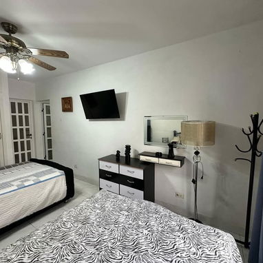 📱 Residencia de Lujo en Miramar: Seguridad y Confort en Planta Baja 🏛️ - Img 115930617