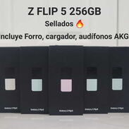 Samsung Galaxy Z Flip 5 8/256gb fual sim viene con forro,cargador y audífonos, nuevos y sellados - Img 44764771