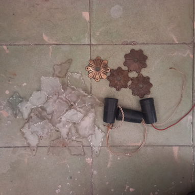 Vendo las piezas de una lámpara antigua - Img 122552532