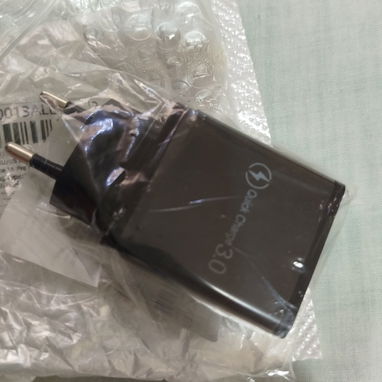 Cargador ( carga rápida ) de 4 puertos USB 3.0 (Negro). - Img 124965886