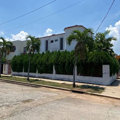 Venta de hermosa propiedad en Reparto La Sierra por 31 - 9/9