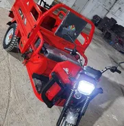 *TRICICLOS ELÉCTRICOS AVA* (⬇️De los Grandes⬇️)  ☑️5 Baterias de gel ☑️1200W ☑️60V -  58AH ☑️1 mes garantía - Img 50501641