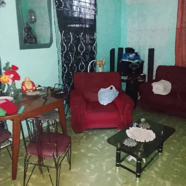 Casa de 2 plantas de 3 cuartos y un pequeño garaje cerca de la ceguera - Img 124809512