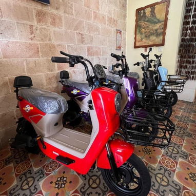 BICIMOTOS , BICICLETAS Y MOTOS ELÉCTRICAS EN LA HABANA. - 8/10
