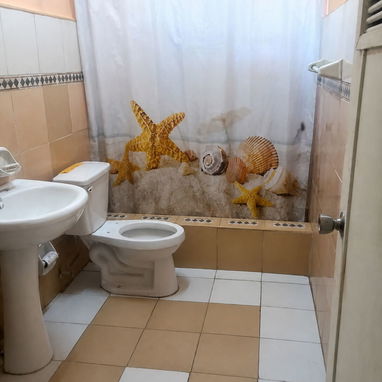Casa de 4 cuartos en cojimar - Img 120675035