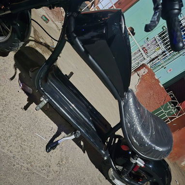 MOTO electrica grande sin batería modelo Harley - Img 122672208