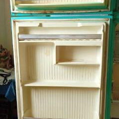 Refrigerador con maquina rota llamar para mas informacion precio barato La Habana, Playa - Img 123253309